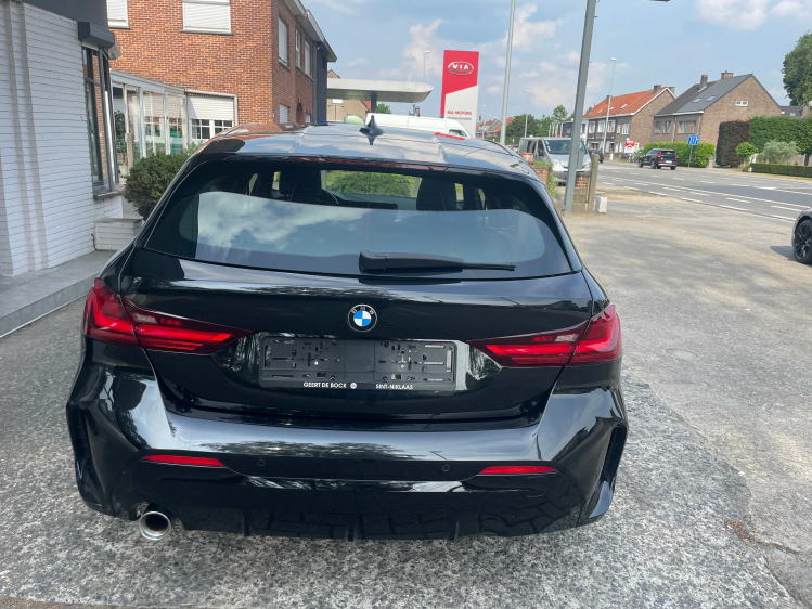 BMW 118 118iAUT M SPORT/NAVI/PDC/18