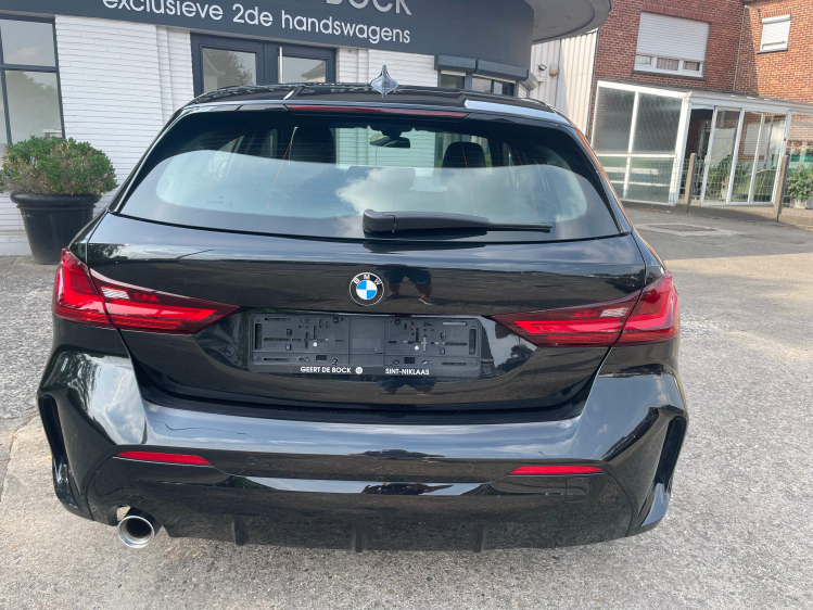 BMW 118 118iAUT M SPORT/NAVI/PDC/18