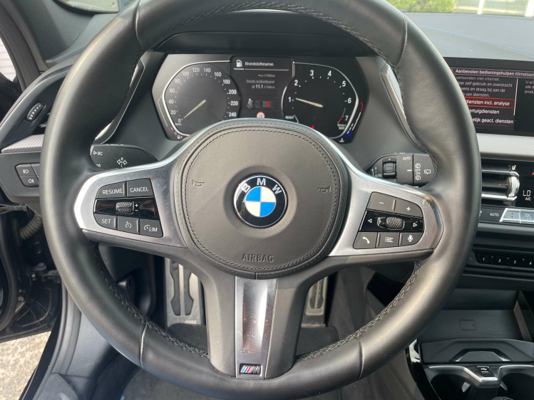BMW 118 118iAUT M SPORT/NAVI/PDC/18