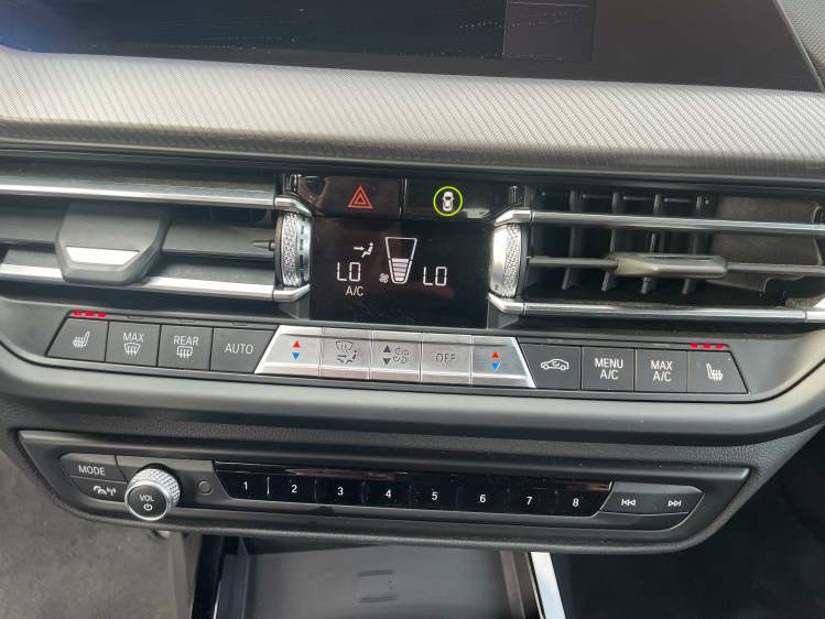 BMW 118 118iAUT M SPORT/NAVI/PDC/18