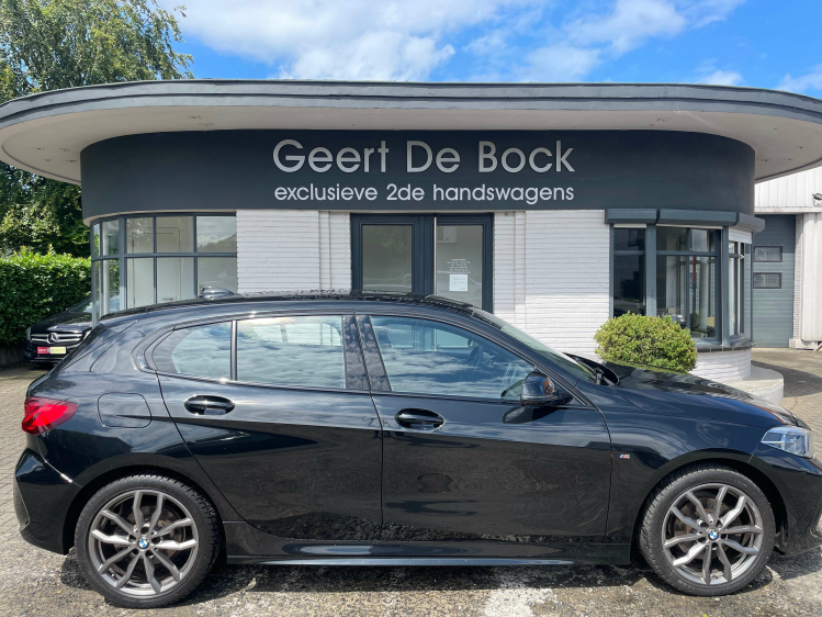 BMW 118 118iAUT M SPORT/NAVI/APPLE CARPLAY/18