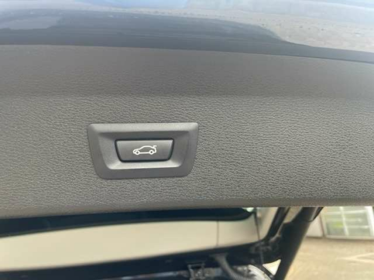 BMW X1 SPORT/AUT/NAVI/PDC/CAMERA/19