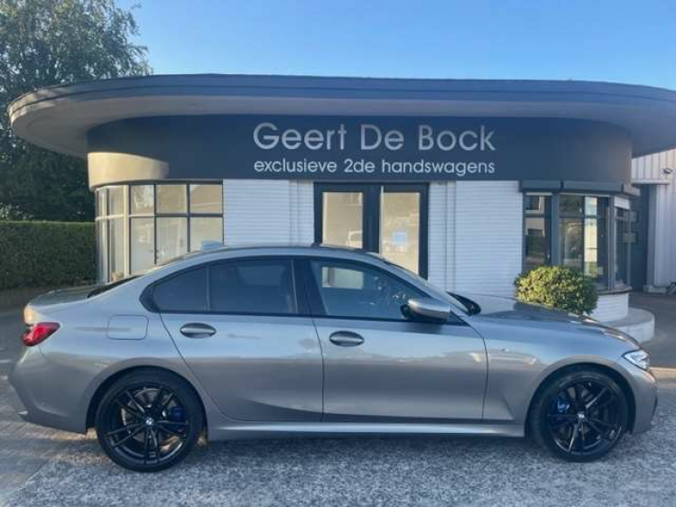 BMW 330 330eA MSPORT/INDIVIDUAL/HEAD UP/19