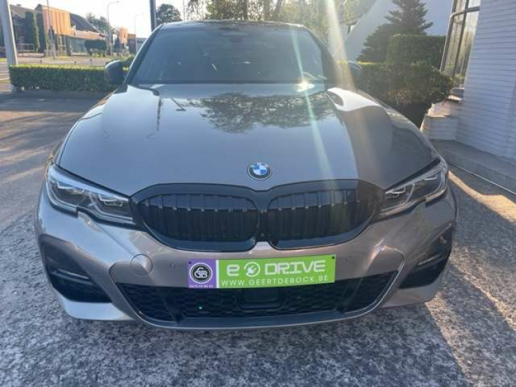 BMW 330 330eA MSPORT/INDIVIDUAL/HEAD UP/19
