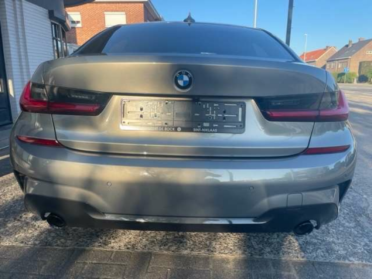 BMW 330 330eA MSPORT/INDIVIDUAL/HEAD UP/19