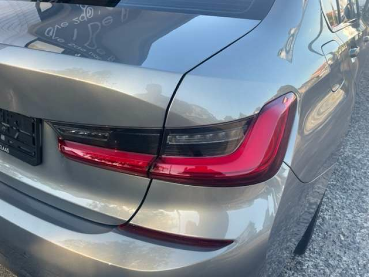 BMW 330 330eA MSPORT/INDIVIDUAL/HEAD UP/19