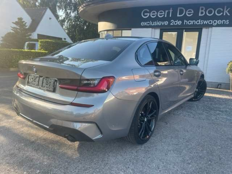 BMW 330 330eA MSPORT/INDIVIDUAL/HEAD UP/19