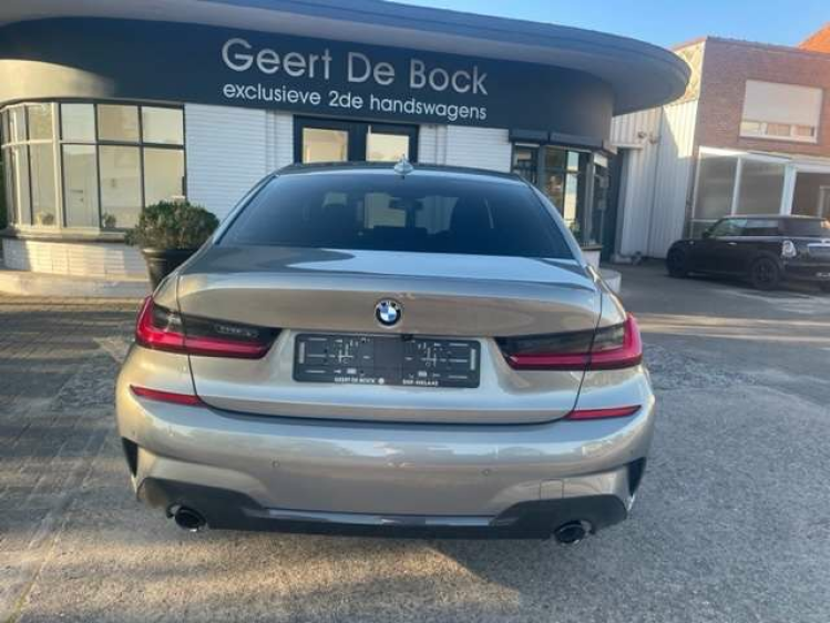 BMW 330 330eA MSPORT/INDIVIDUAL/HEAD UP/19