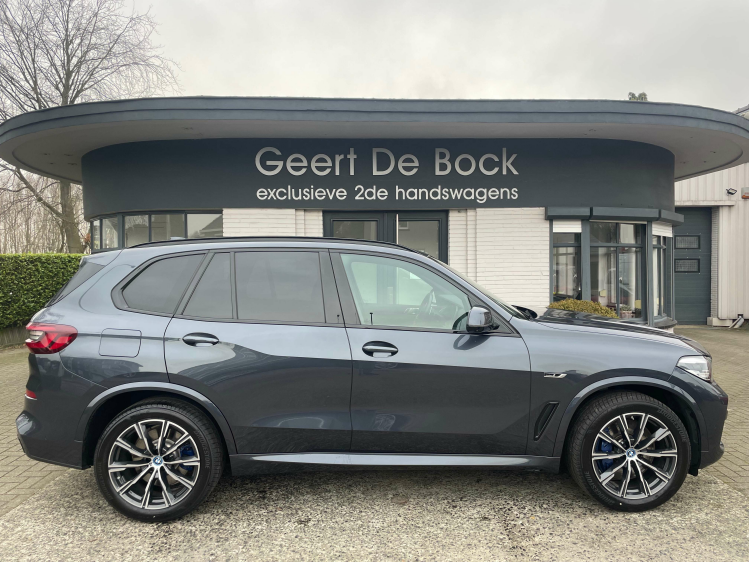 BMW X5 xDrive45e /M SPORT/PANO DAK/20