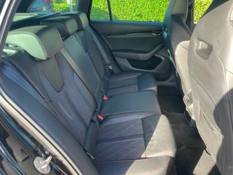 Skoda Octavia 1.4 TSI PHEV RS DSG/PANO/NAVI/19