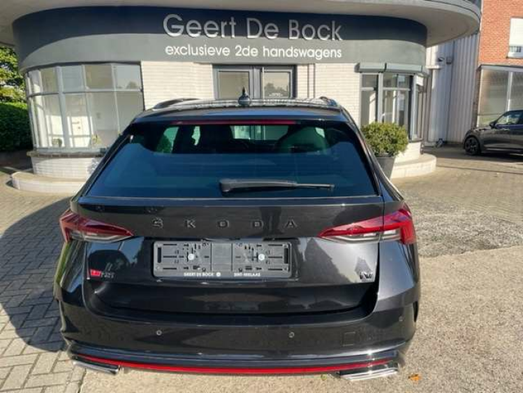 Skoda Octavia 1.4 TSI PHEV RS DSG/PANO/NAVI/19