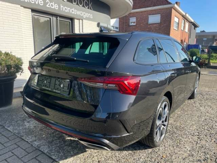 Skoda Octavia 1.4 TSI PHEV RS DSG/PANO/NAVI/19