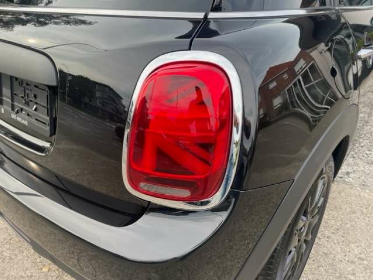 MINI One 1.5 5DEURS SPORTZETELS/PDC/ALU BLACK**VERKOCHT Geert De Bock