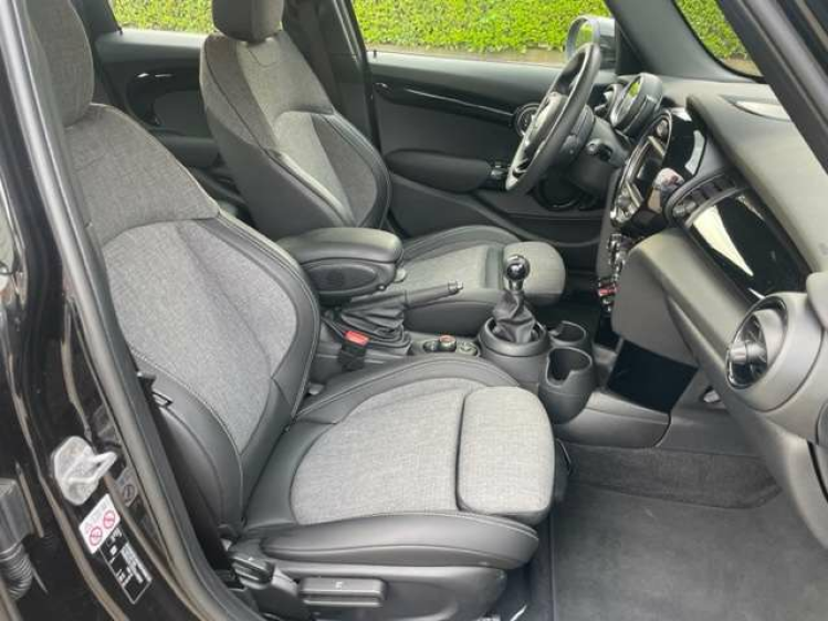 MINI One 1.5 5DEURS SPORTZETELS/PDC/ALU BLACK**VERKOCHT Geert De Bock