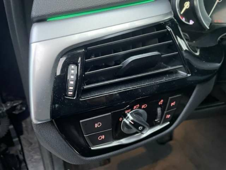 BMW 520 dAUT/NAV/LED/CAMERA/VERKOCHT/SOLD/VENDU Geert De Bock