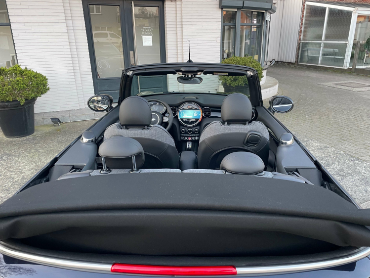 MINI Cooper Cabrio AUT/APPLE CARPL/PDC/ALU BLACK/850KM Geert De Bock