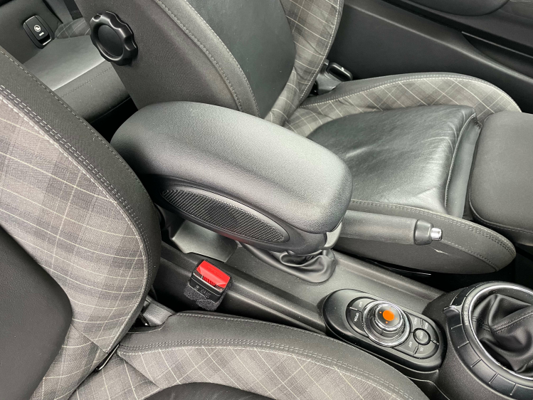 MINI One AUT/NAVI/SPORTZETELS/ALU/PDC Geert De Bock