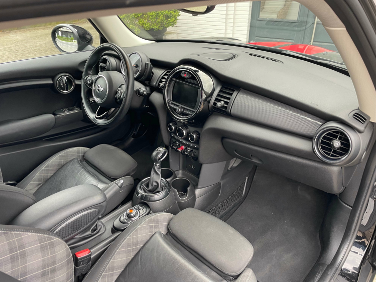 MINI One AUT/NAVI/SPORTZETELS/ALU/PDC Geert De Bock