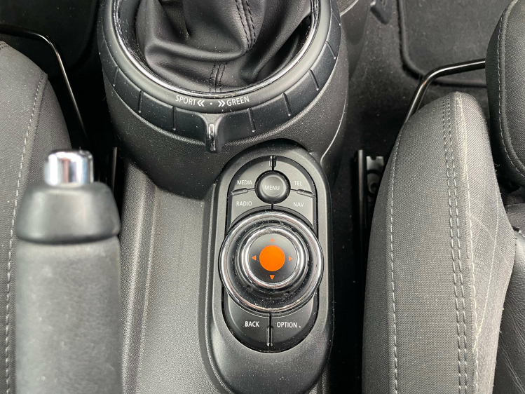 MINI One AUT/NAVI/SPORTZETELS/ALU/PDC Geert De Bock