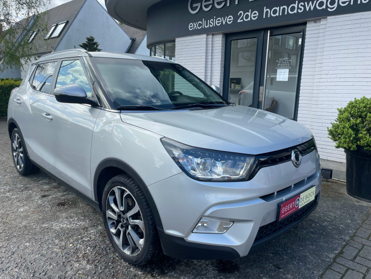 SsangYong Tivoli 1.6i e-XGi 2WD Crystal/navi/camera/17