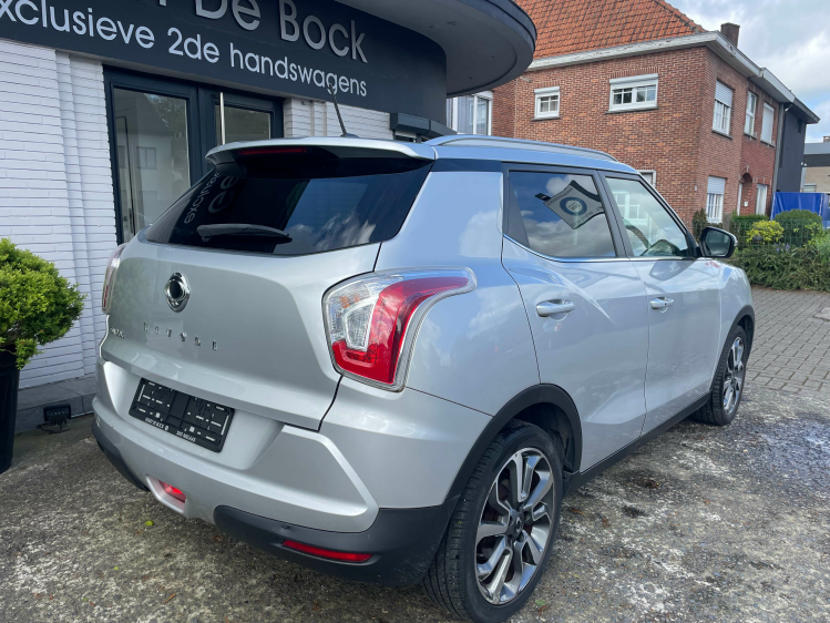 SsangYong Tivoli 1.6i e-XGi 2WD Crystal/navi/camera/17