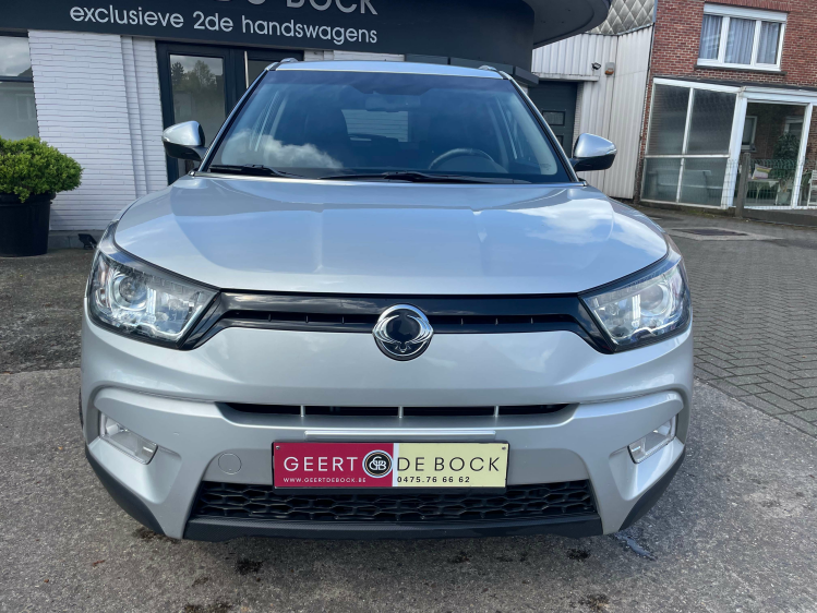 SsangYong Tivoli 1.6i e-XGi 2WD Crystal/navi/camera/17