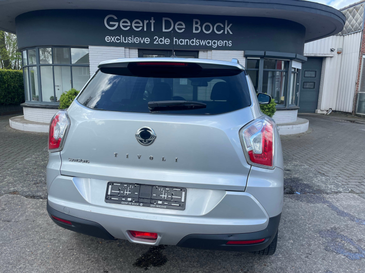 SsangYong Tivoli 1.6i e-XGi 2WD Crystal/navi/camera/17