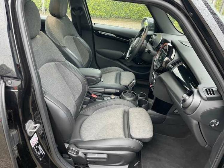 MINI One AUTOMAAT/5DEURS/PANO/SPORTZ/PDC Geert De Bock