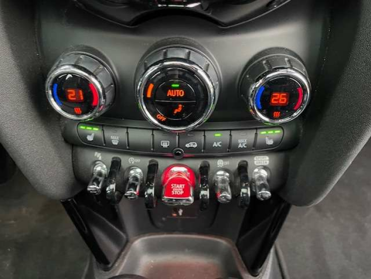 MINI One AUTOMAAT/5DEURS/PANO/SPORTZ/PDC Geert De Bock