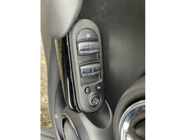 MINI One 1.5 5 DEURS CLASSIC TRIM/NAVI/PDC** Geert De Bock