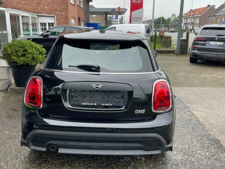 MINI One 1.5 5 DEURS CLASSIC TRIM/NAVI/PDC** Geert De Bock