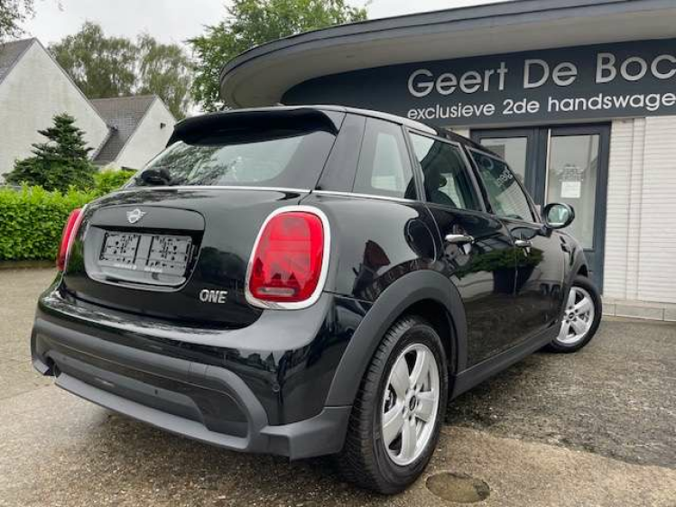 MINI One 1.5 5 DEURS CLASSIC TRIM/NAVI/PDC** Geert De Bock