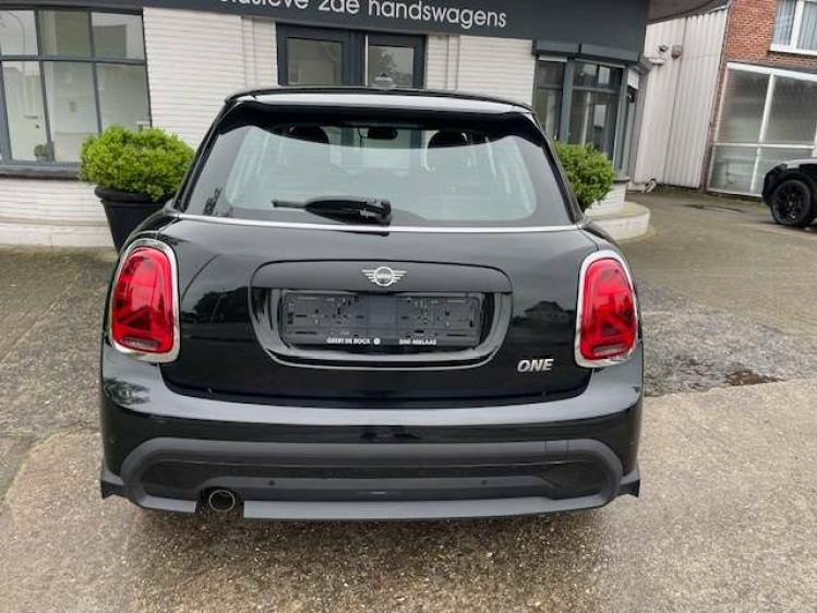 MINI One 1.5 5 DEURS CLASSIC TRIM/NAVI/PDC** Geert De Bock