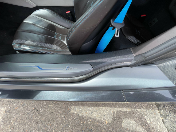 BMW i8 11.6 kWh PHEV Head-UP/CAMERA/LEDER Geert De Bock