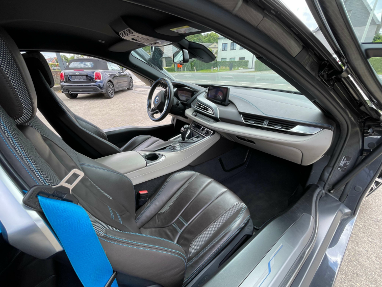 BMW i8 11.6 kWh PHEV Head-UP/CAMERA/LEDER Geert De Bock