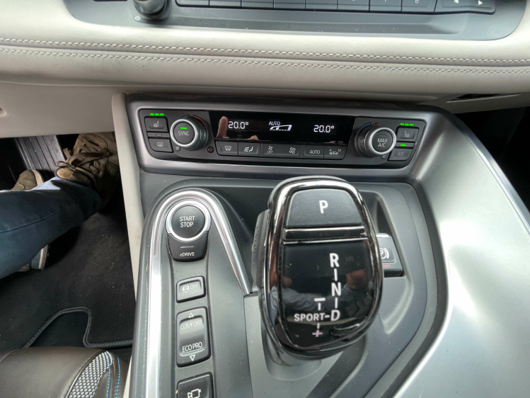 BMW i8 Head-UP/CAMERA/LEDER*VERKOCHT/VENDU* Geert De Bock