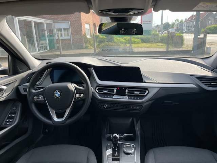 BMW 118 118iAUT/NAVI/PDC/ALU*VEKOCHT* Geert De Bock