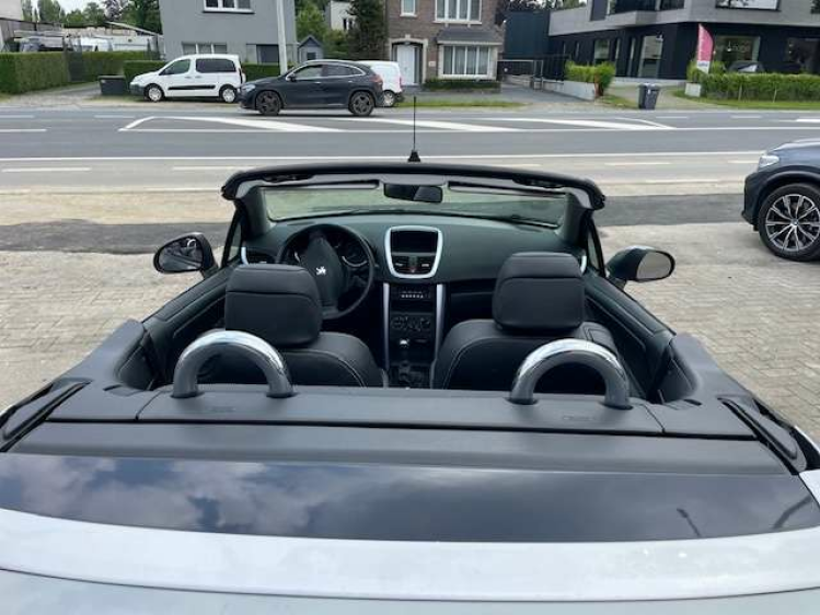 Peugeot 207 1.6i 16v cabrio/leder/AIRCO slechts 61300KM Geert De Bock
