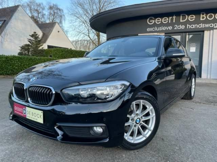 BMW 118 SPORT/M-STUUR/NAVI /BLACK SPORT Geert De Bock