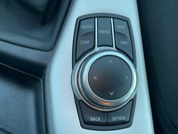 BMW 118 SPORT/M-STUUR/NAVI /BLACK SPORT Geert De Bock