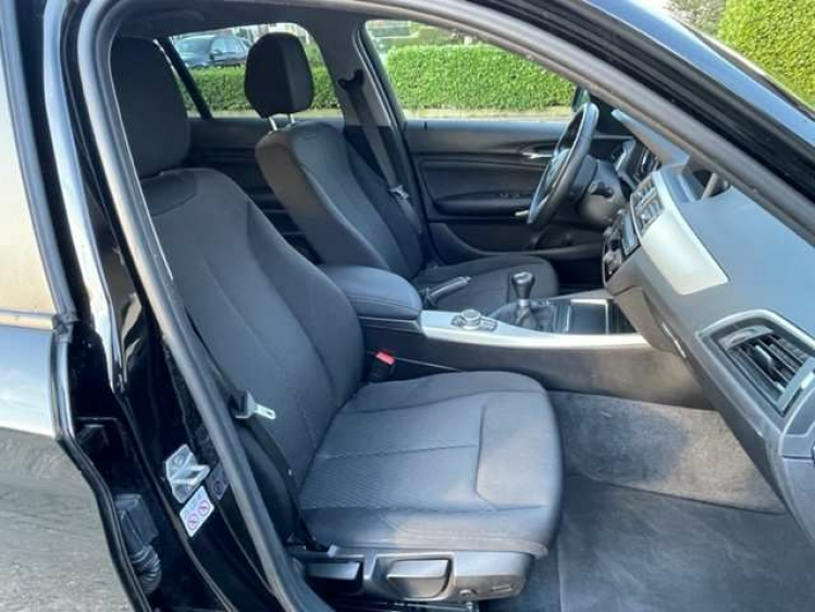 BMW 118 SPORT/M-STUUR/NAVI /BLACK SPORT Geert De Bock