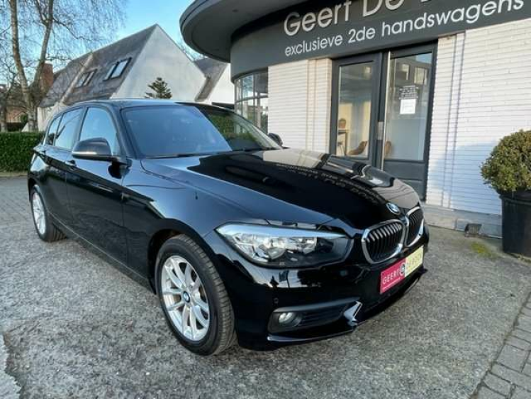 BMW 118 SPORT/M-STUUR/NAVI /BLACK SPORT Geert De Bock