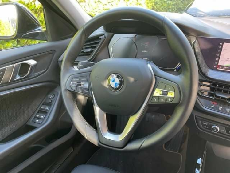 BMW 118 i SPORTLINE/NAVI/PDC/18