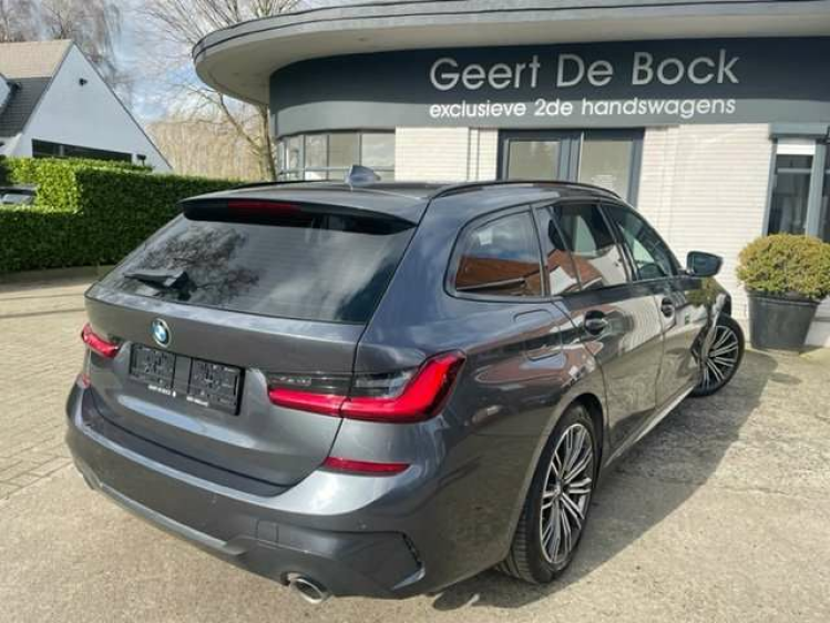 BMW 330 3 TOURING AUT/M SPORTPAKKET/NAVI PRO/APPLE CARPL. Geert De Bock