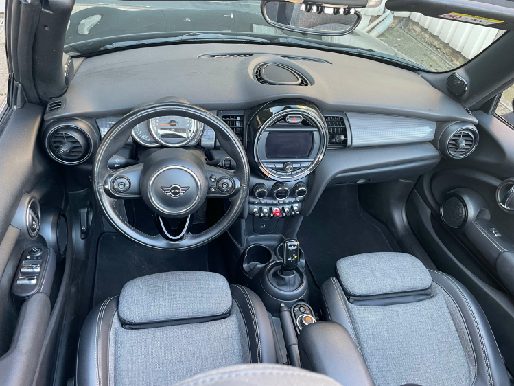 MINI Cooper Cabrio AUTOMAAT/HARMAN KARDON/ BLACK SPORT ALU Geert De Bock