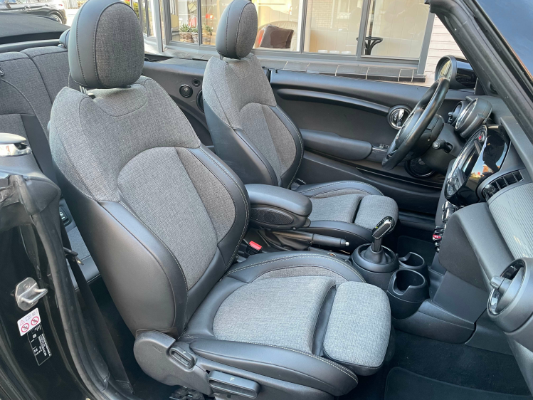 MINI Cooper Cabrio AUTOMAAT/HARMAN KARDON/ BLACK SPORT ALU Geert De Bock