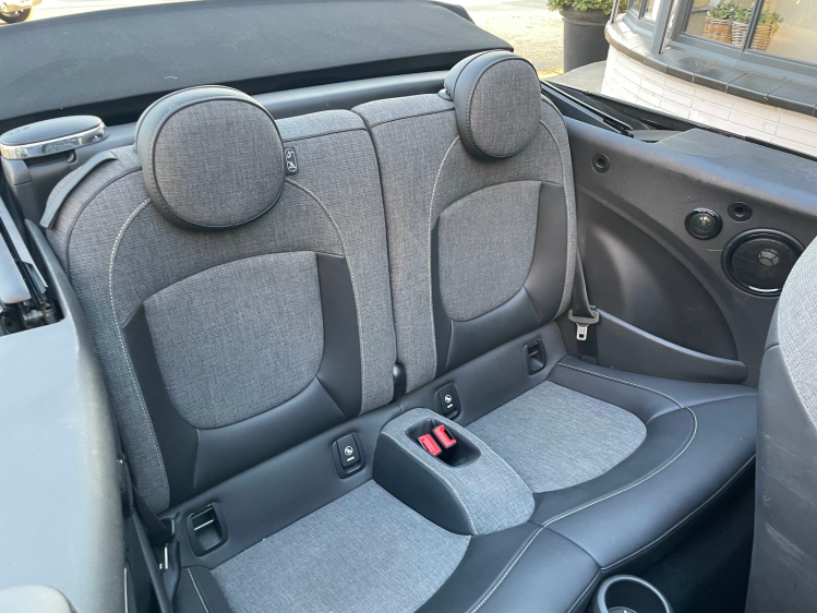 MINI Cooper Cabrio AUTOMAAT/HARMAN KARDON/ BLACK SPORT ALU Geert De Bock