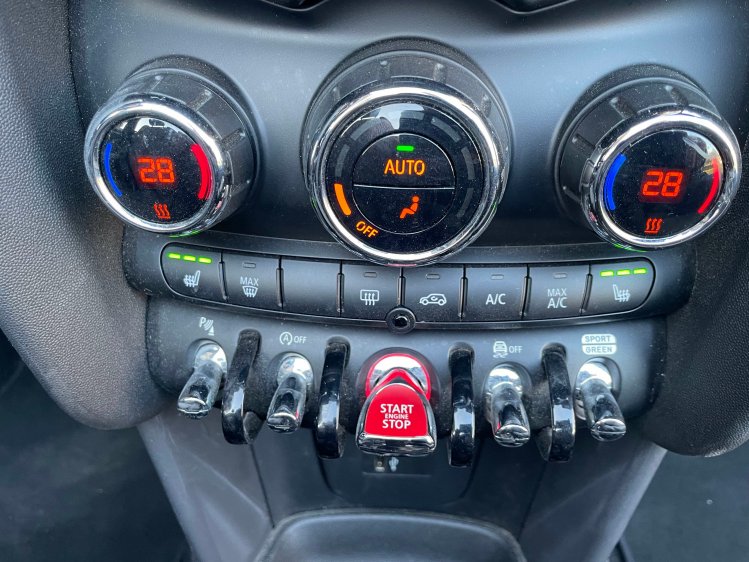 MINI Cooper Cabrio AUTOMAAT/HARMAN KARDON/ BLACK SPORT ALU Geert De Bock