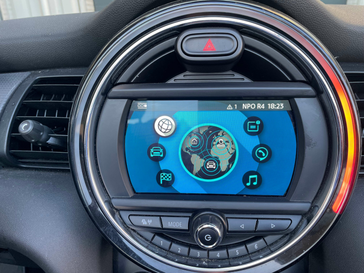 MINI Cooper Cabrio AUTOMAAT/HARMAN KARDON/ BLACK SPORT ALU Geert De Bock