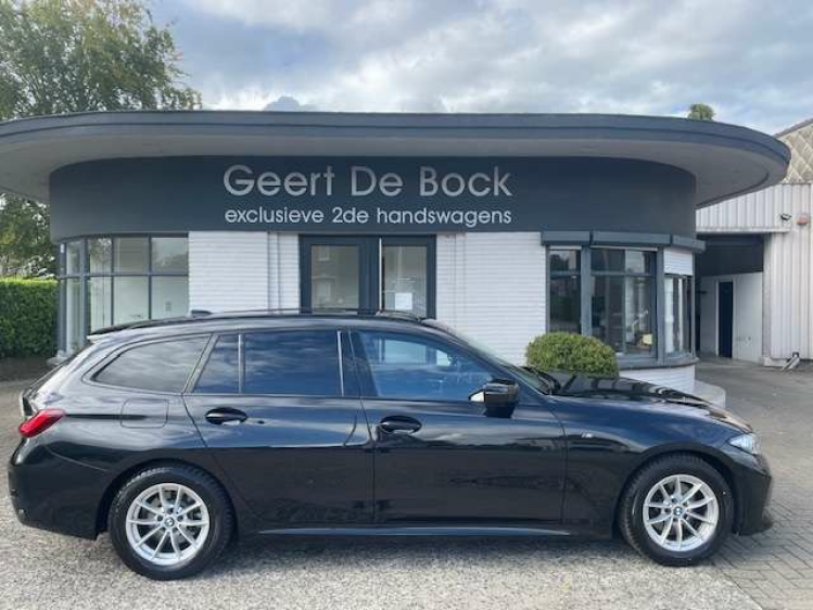 BMW 320 Touring 320iAS M SPORT//HEADUP/PANO/TREKHAAK Geert De Bock